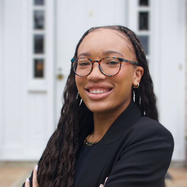 Devan Perry Headshot