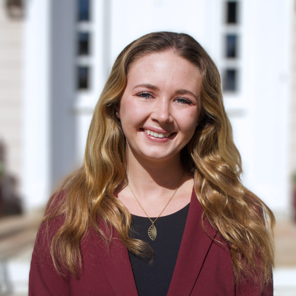 Emily Tully Headshot