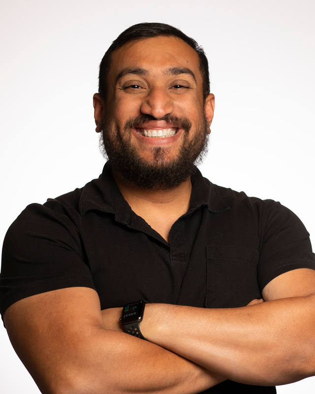 Roberto Torres headshot