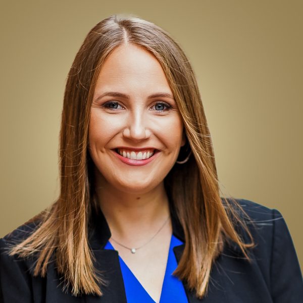Headshot of Robyn Metcalf Blank