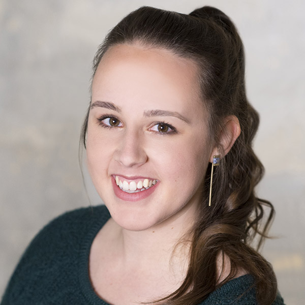 Annamarie Shrader Headshot