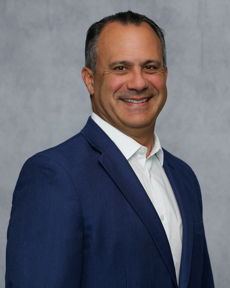 Ernie Garateix headshot