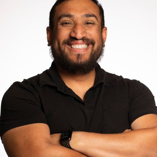 Roberto Torres headshot